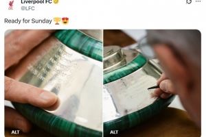 周日舉行頒獎(jiǎng)典禮??英超冠軍獎(jiǎng)杯已刻上利物浦名字