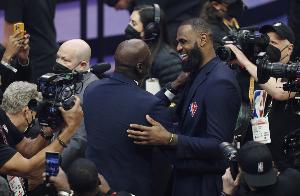 ??詹姆斯超越邁克爾-喬丹 成為NBA歷史上獲得MVP選票最老的球員