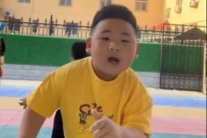 ??火箭隊記曬亞洲小男孩魔性舞蹈視頻 慶祝烏度卡長留火箭